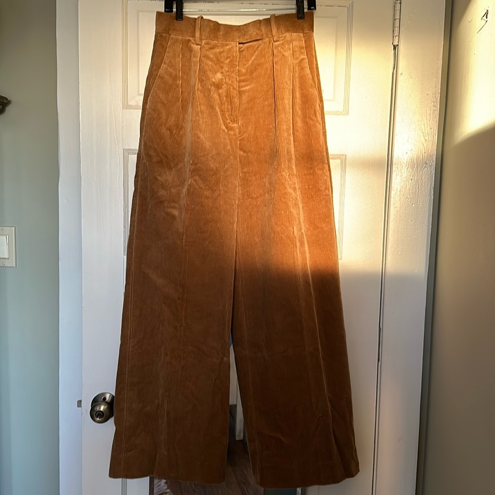 Banana Republic wide leg, wide wale corduroy pants. High waist. Never worn.
